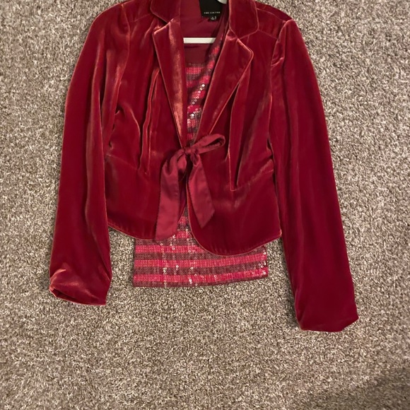 Classy Velvet Jacket and Sparkly tank top - Picture 6 of 8